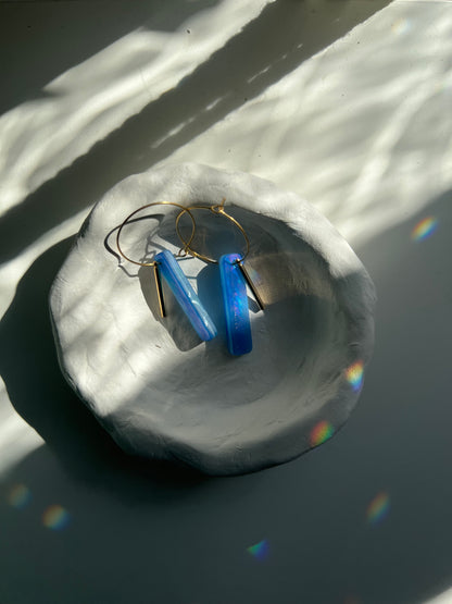 Glasohrringe Rectangle mit goldener Creole