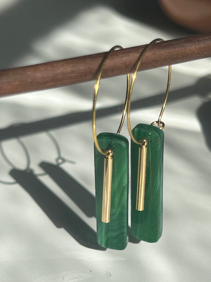 Glasohrringe Rectangle mit goldener Creole