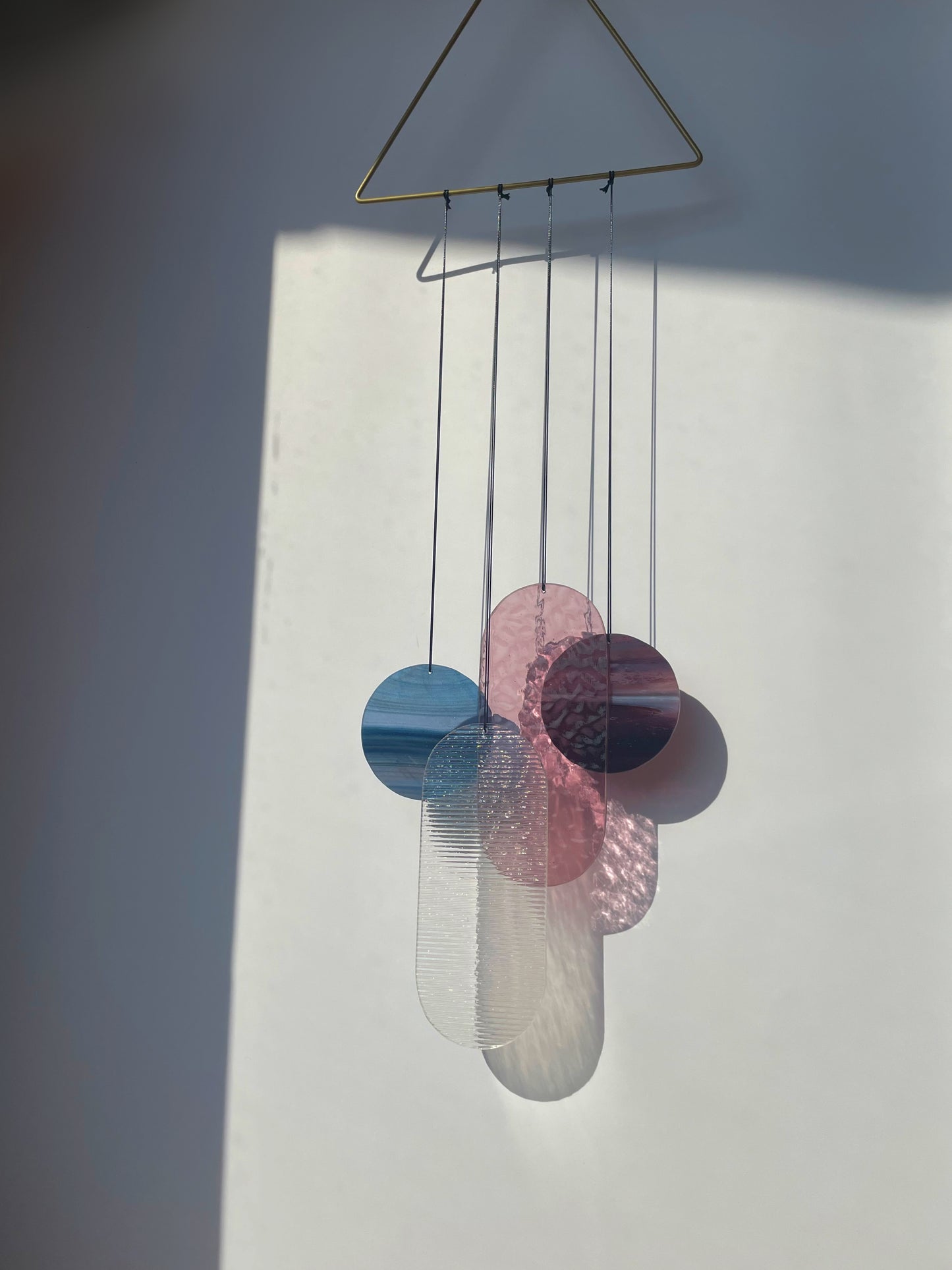 Rosa irisierender Wandbehang im Art Déco Stil