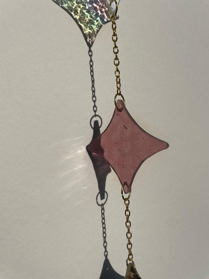 handgefertigte irisierende Weihnachtsdeko Fenster Glas Sterne l nachhaltige Weihnachtsdeko l slow fashion decor l Sonnenfänger Weihnachten l