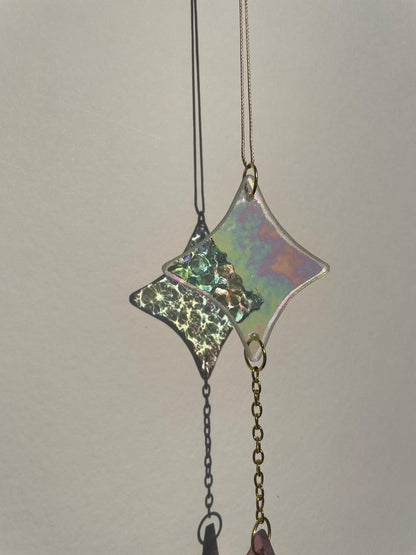 handgefertigte irisierende Weihnachtsdeko Fenster Glas Sterne l nachhaltige Weihnachtsdeko l slow fashion decor l Sonnenfänger Weihnachten l