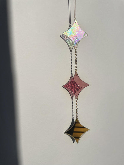 handgefertigte irisierende Weihnachtsdeko Fenster Glas Sterne l nachhaltige Weihnachtsdeko l slow fashion decor l Sonnenfänger Weihnachten l