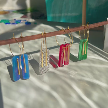 Glasohrringe Rectangle mit goldener Creole