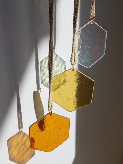 Honig Waben Sonnenfänger. balkon deko, Fensterdeko Frühling, Gartenschmuck ,honeycomb suncatcher, Fensterdeko Glas zum hängen, Wanddeko Glas