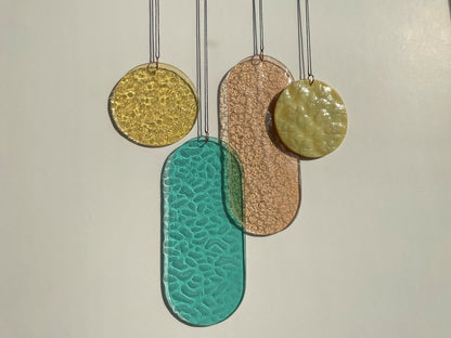 Pastell Wandbehang im Art Deco Stil, Modern Glass Art Sonnenfänger Lichtspiel mit geometrischem Glas, 30th birthday gift for women