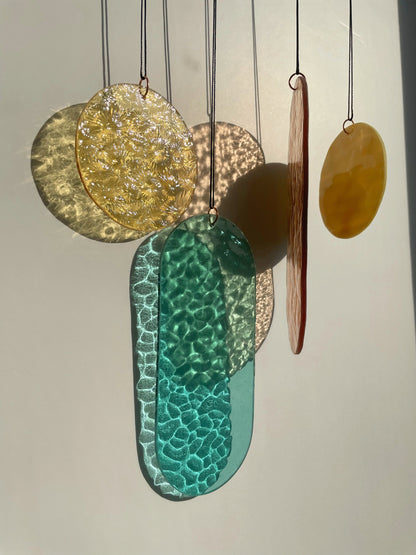 Pastell Wandbehang im Art Deco Stil, Modern Glass Art Sonnenfänger Lichtspiel mit geometrischem Glas, 30th birthday gift for women