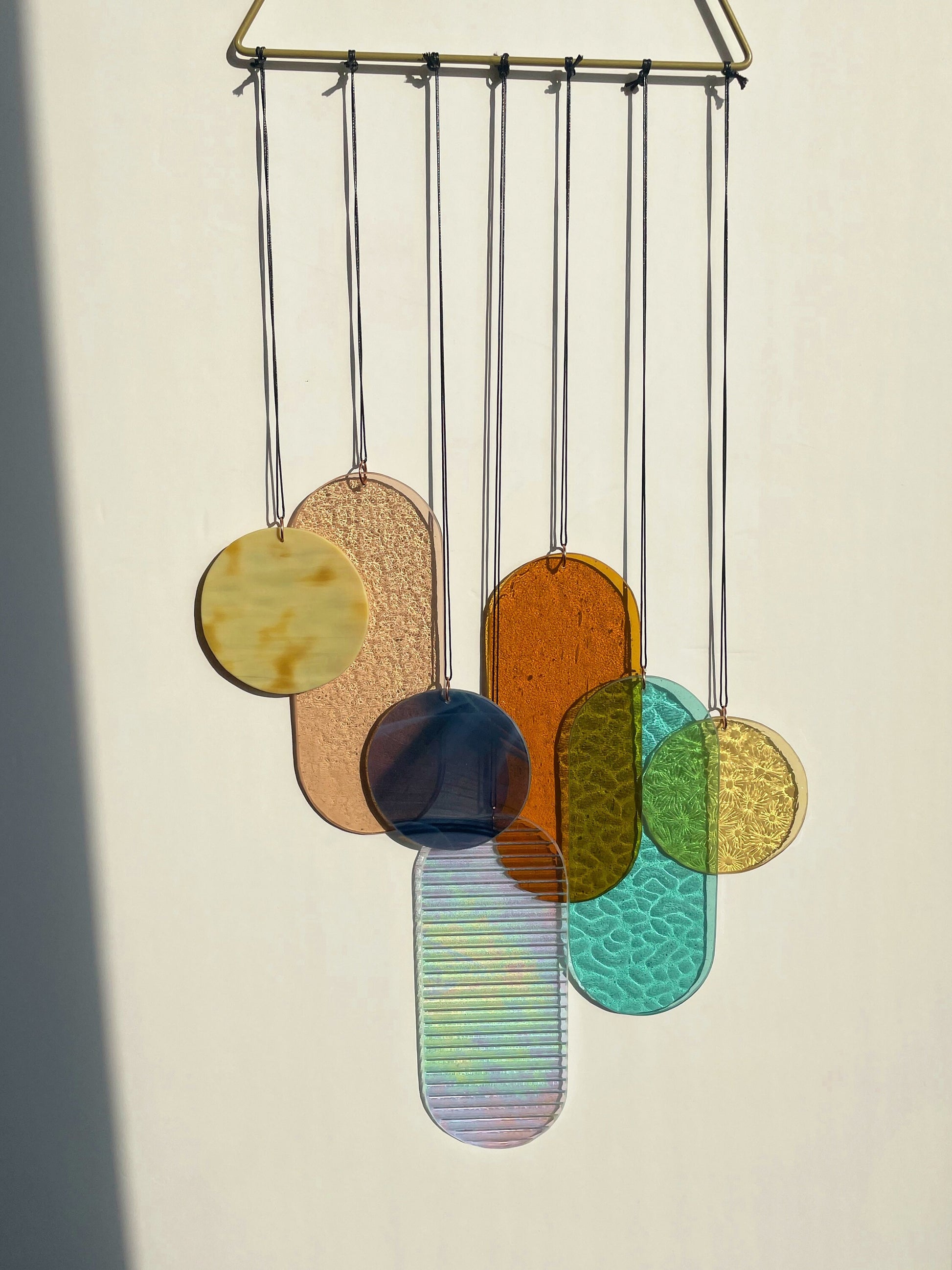 Wandbehang im Art Deco Stil, Modern Glass Art Sonnenfänger Lichtspiel mit geometrischem Glas