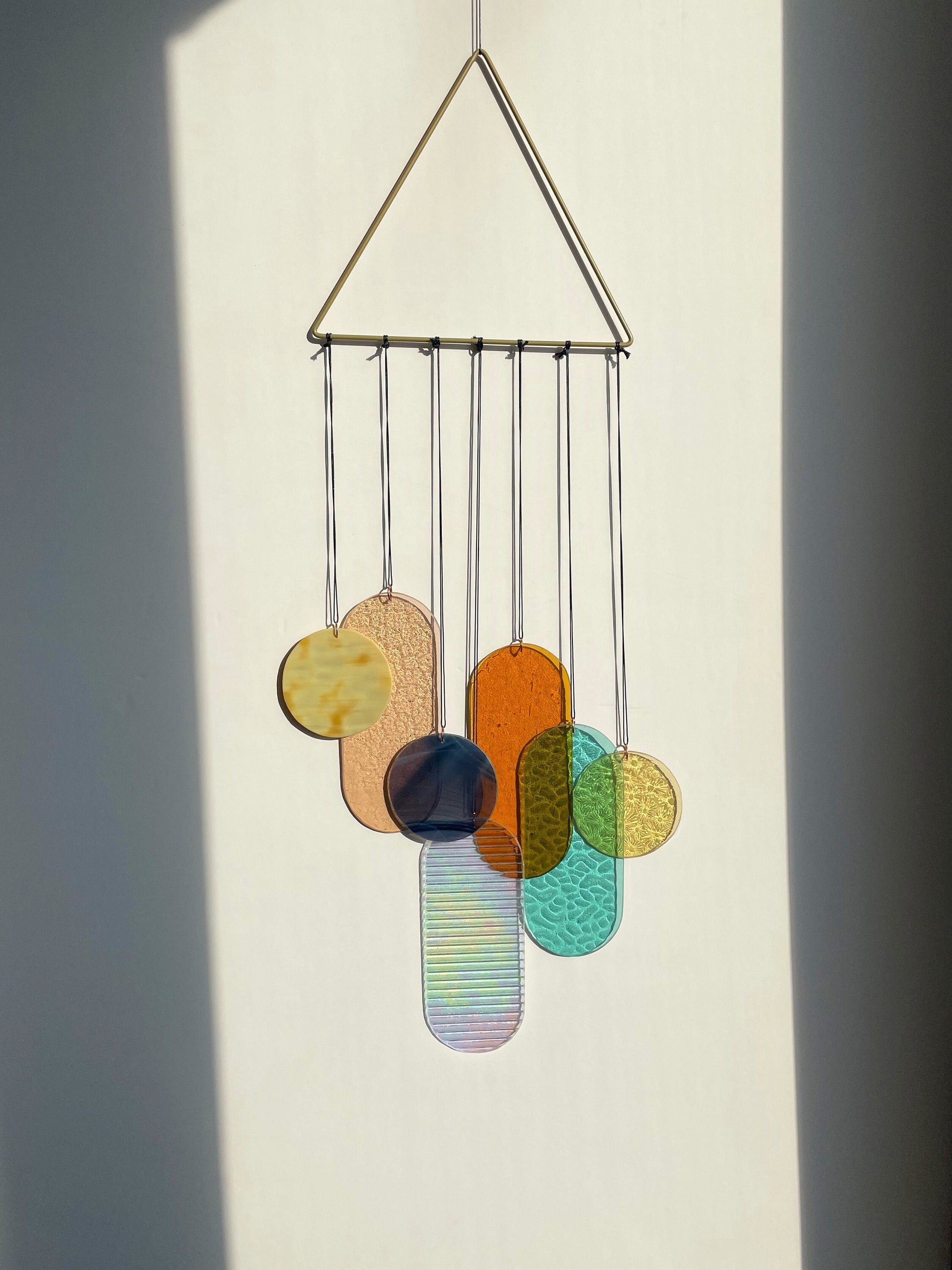 Wandbehang im Art Deco Stil, Modern Glass Art Sonnenfänger Lichtspiel mit geometrischem Glas