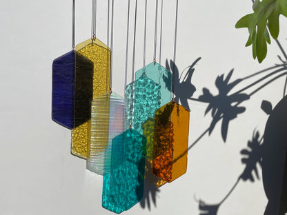 Mobile mit geometrischem Glas, Fenster Installation, Modern Glass Art Sonnenfänger Lichtspiel mit leuchtenden Elementen